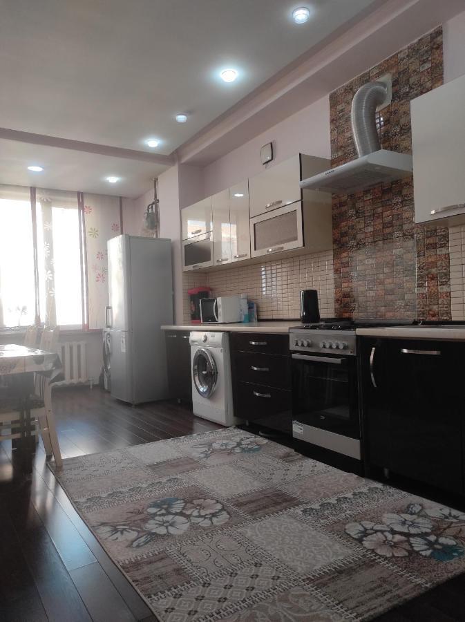 Элитная Квартира В Центре Бишкека Biskek Kültér fotó